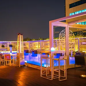 **** فندق ميديا ون الإمارات العربية المتحدة